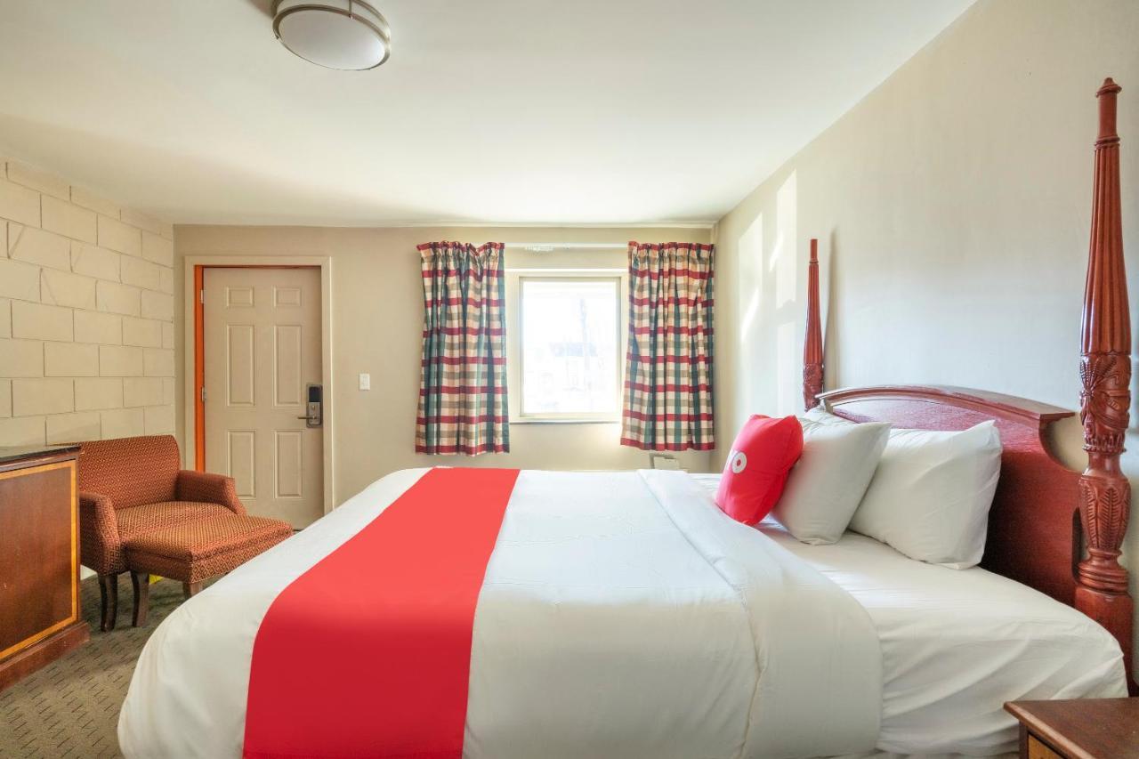 Oyo Hotel Malden Ma Broadway Dış mekan fotoğraf