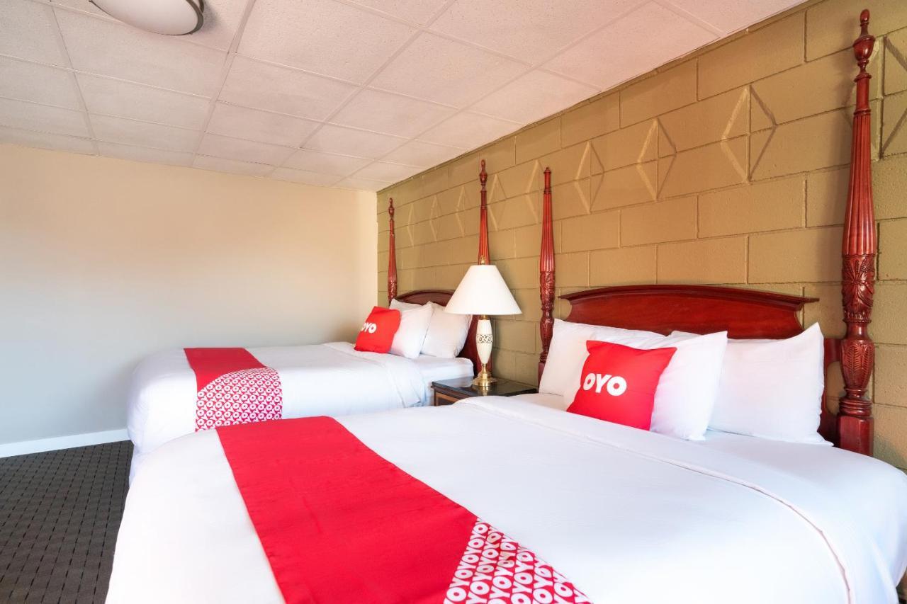 Oyo Hotel Malden Ma Broadway Dış mekan fotoğraf