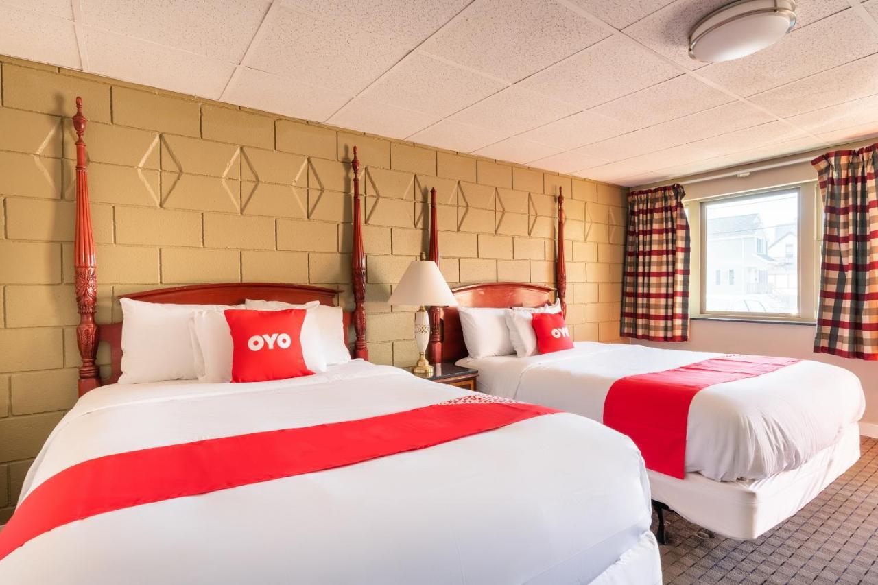 Oyo Hotel Malden Ma Broadway Dış mekan fotoğraf