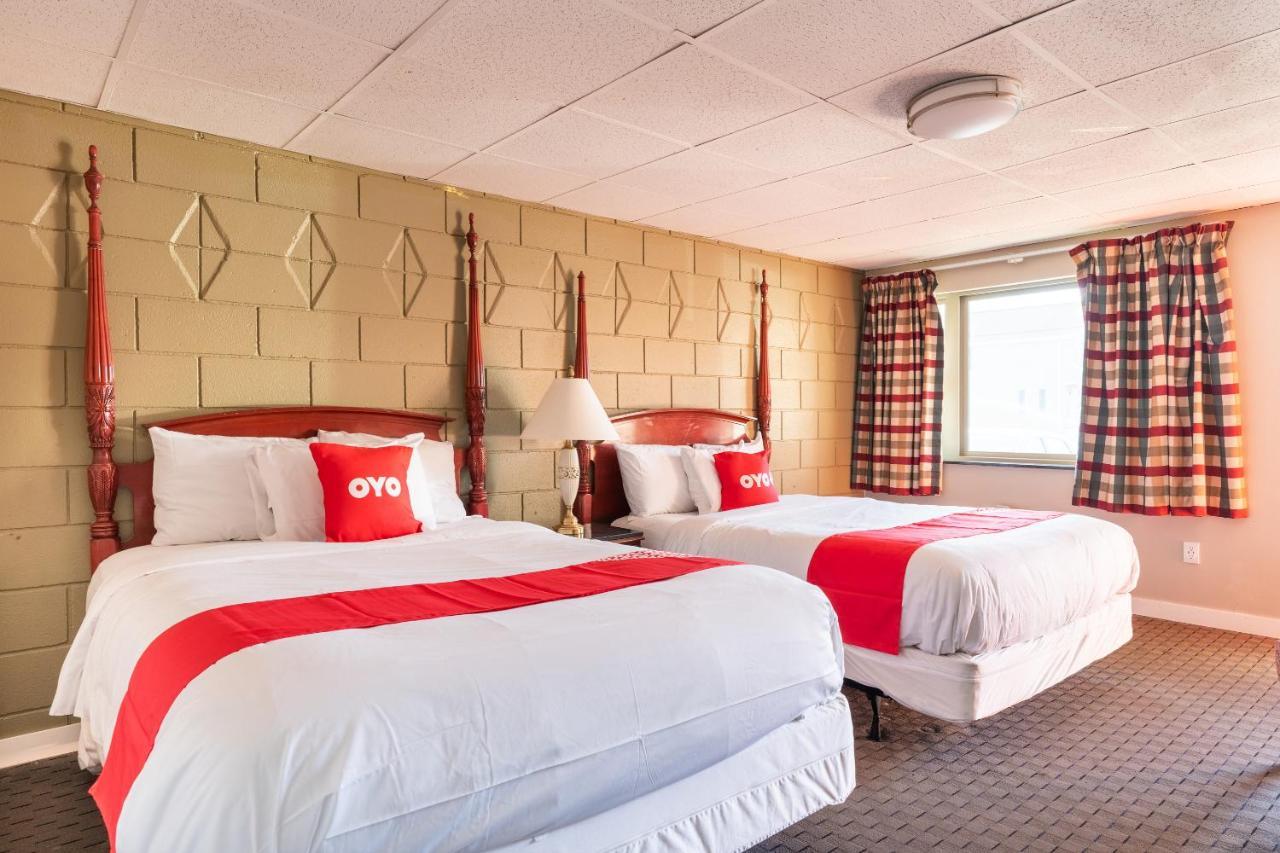 Oyo Hotel Malden Ma Broadway Dış mekan fotoğraf