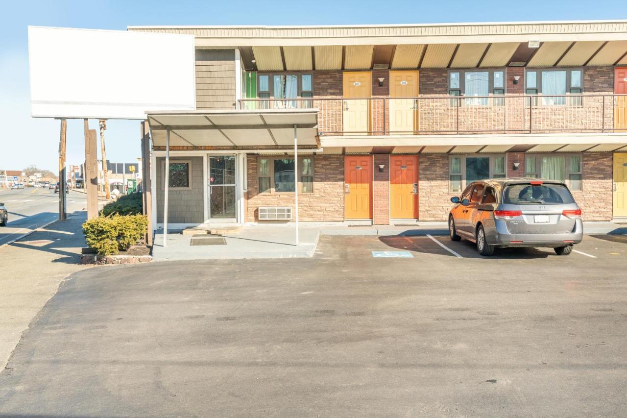 Oyo Hotel Malden Ma Broadway Dış mekan fotoğraf